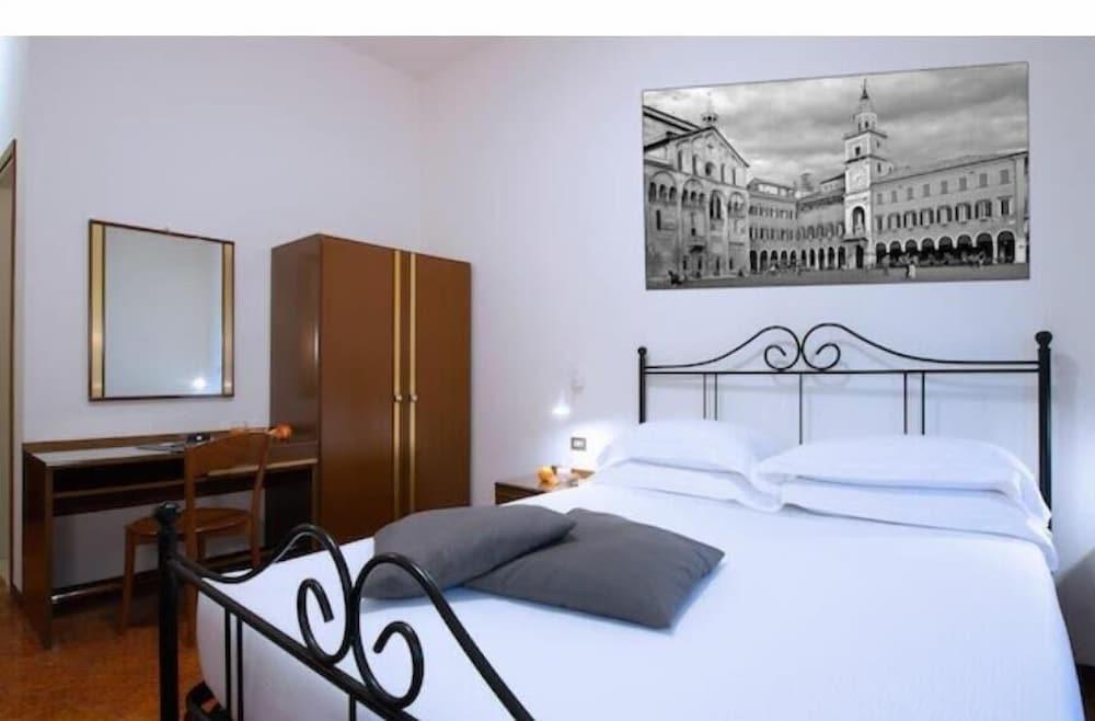 Cdh Hotel Modena Luaran gambar